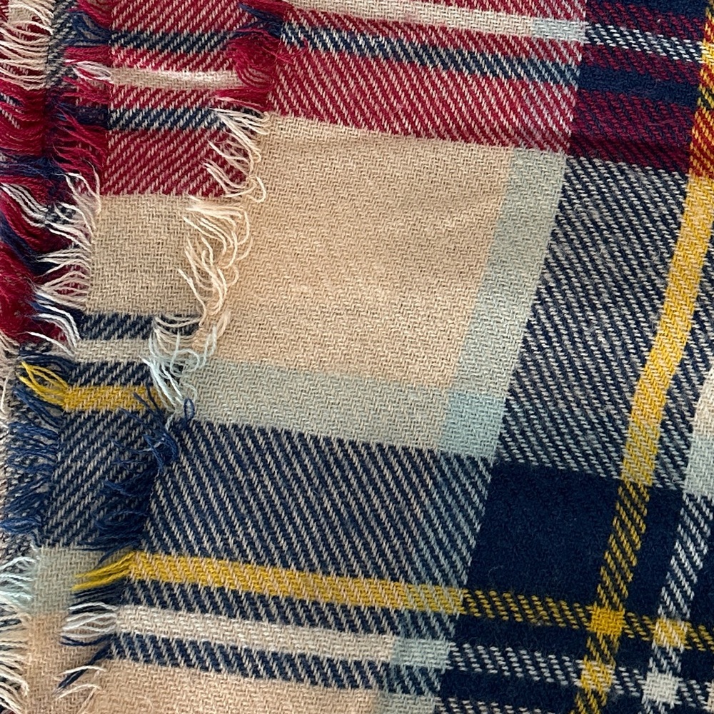 Scarf - Picture 10 of 11